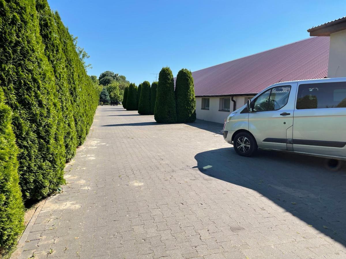 Zajazd Restauracja Derby Błonie Exterior foto